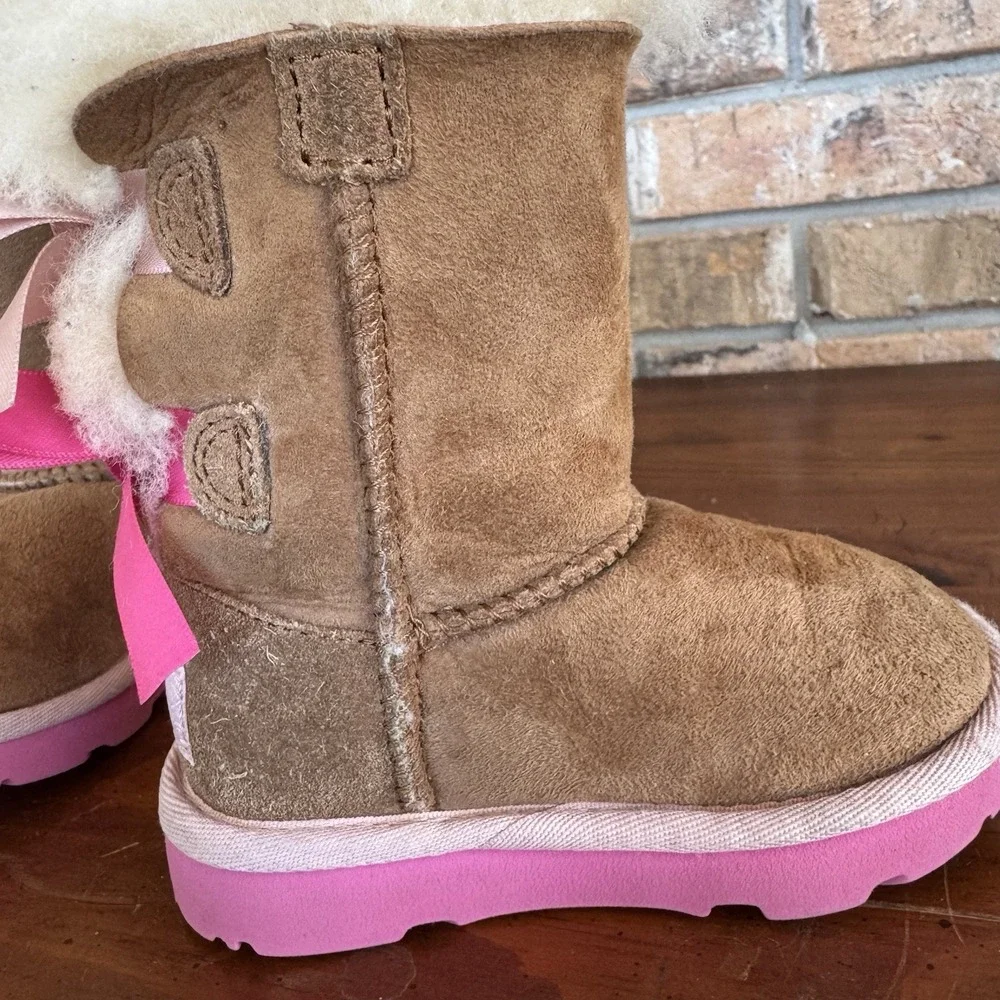UGG‎ Toddler Bailey Bow II - Chestnut/Pink - 1017394T Size 6